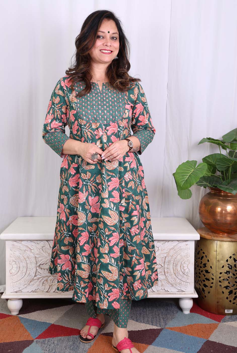 Green Gulmohar Kurta Pant Set with Hand Embroidery