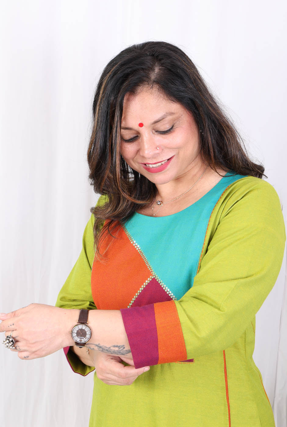 Green Kurta Pant Set with Sequin Highlighted Yoke
