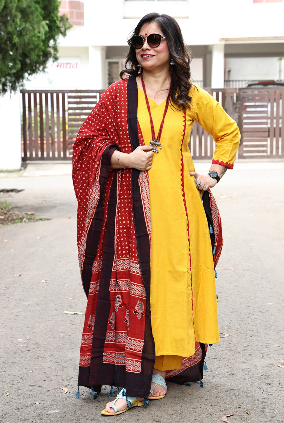 Handloom Cotton Kurta with Red Applique Work