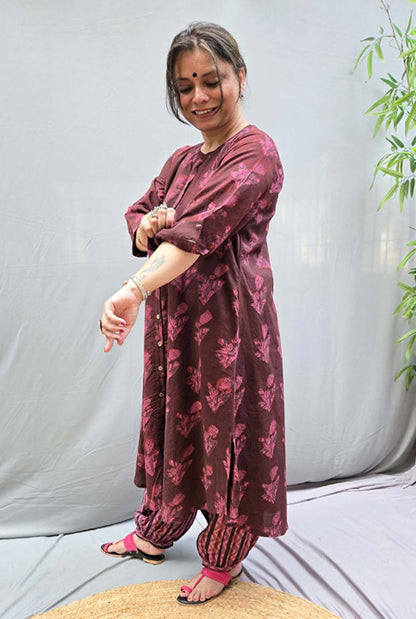 Dhara – Dabu Ajrakh Kurta Pant Set
