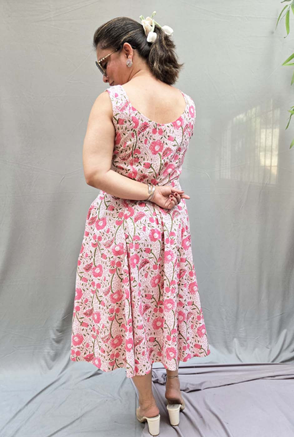 Pihoo – Pink Sleeveless Dress