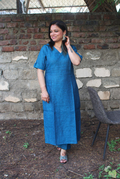 Comfort Fit Straight Cut Linen Blue Kurti Pant Set