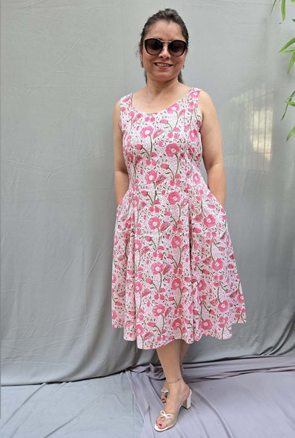 Pihoo – Pink Sleeveless Dress