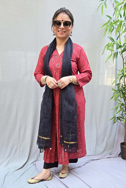 Nayantara Dabu Cotton Kurta