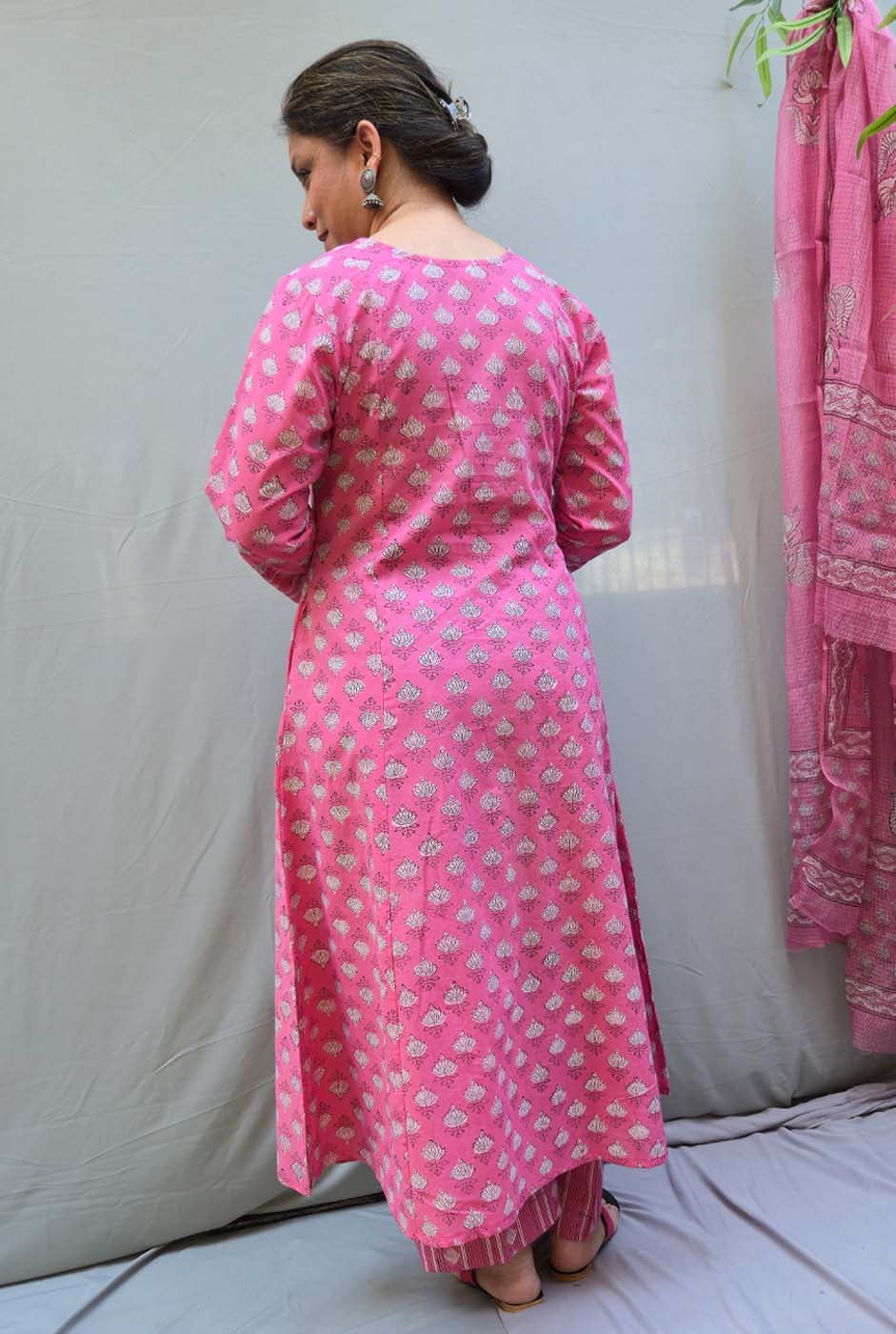 Gulnar – Set of 2 Pink Dabu Cotton Kurta Pant Set
