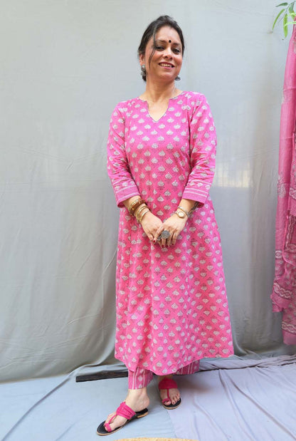 Gulnar – Set of 2 Pink Dabu Cotton Kurta Pant Set
