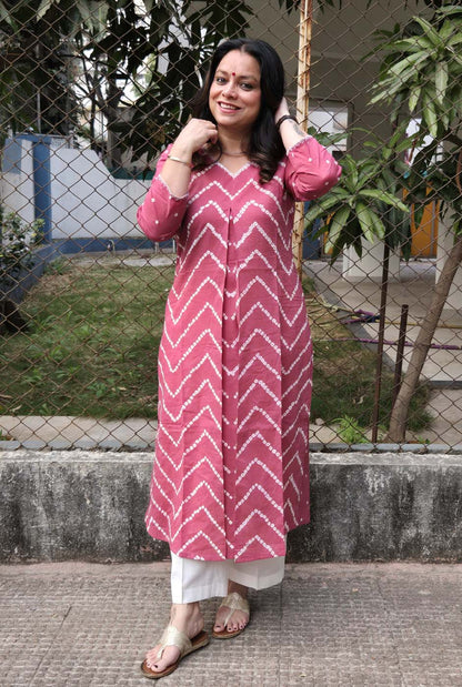 Bandhani Kurta with Handcrafted Neck Detailing
