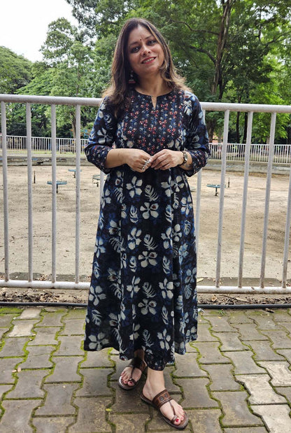 Elegant Blue Kurta with Embroidered Yoke