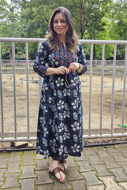 Elegant Blue Kurta with Embroidered Yoke
