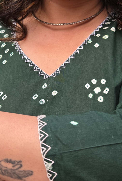 Bandhani Kurta with Handcrafted Neck Detailing Green