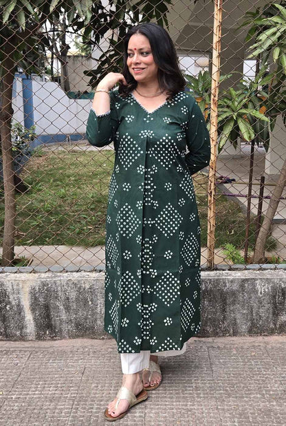 Bandhani Kurta with Handcrafted Neck Detailing Green