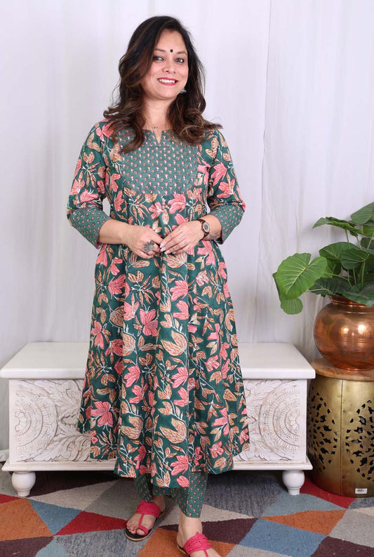 Green Gulmohar Kurta Pant Set with Hand Embroidery