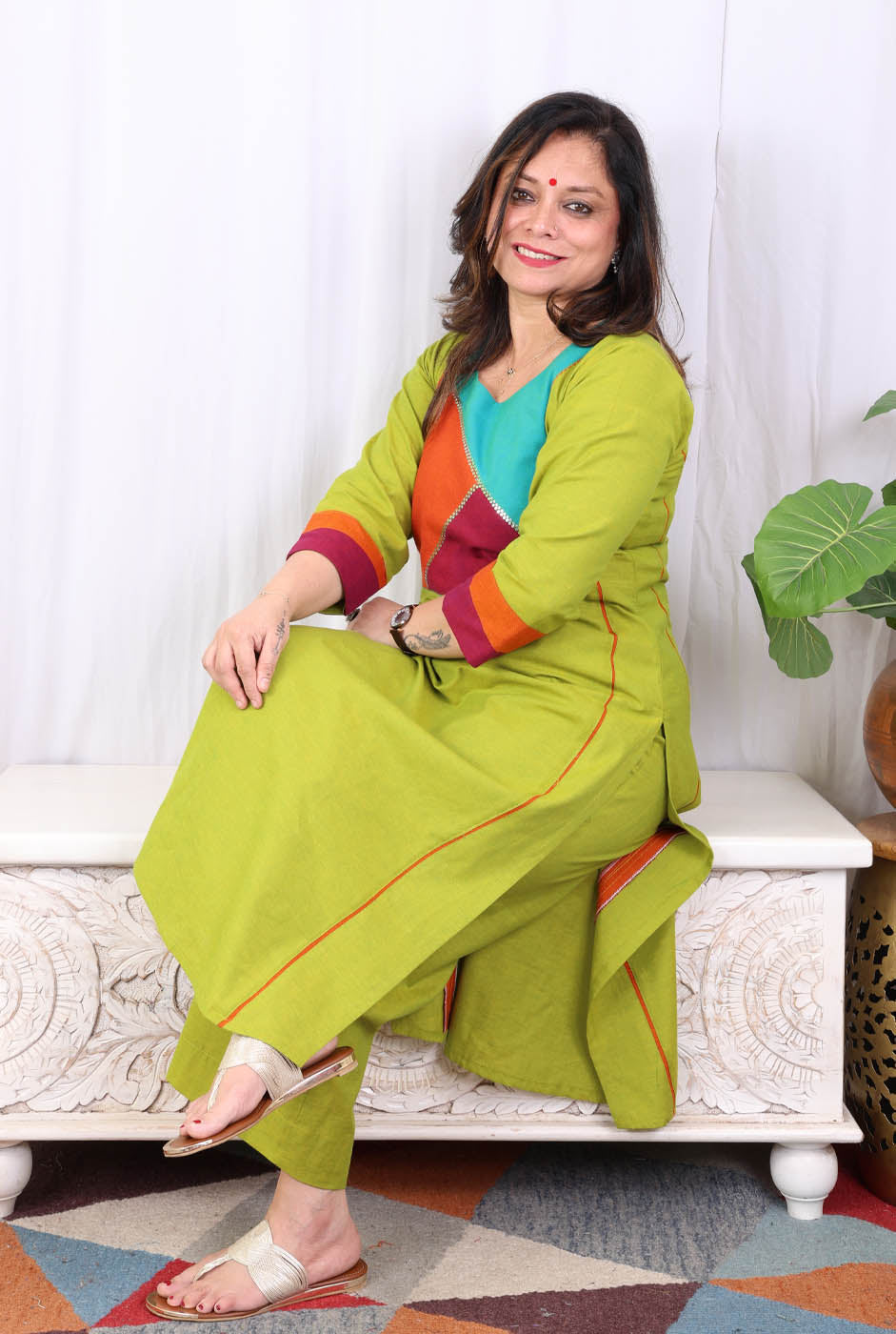 Green Kurta Pant Set with Sequin Highlighted Yoke