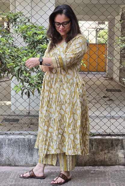 Hand block Kurta Pant Set with Front Gather