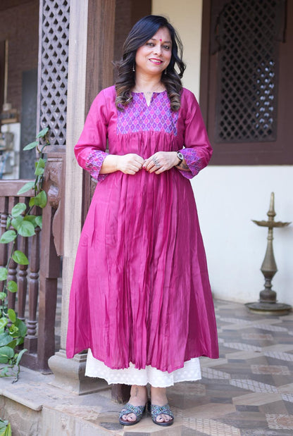 Virasat Mul Chanderi Pink Kurta with Ikat Yoke & Sleeve Detailing