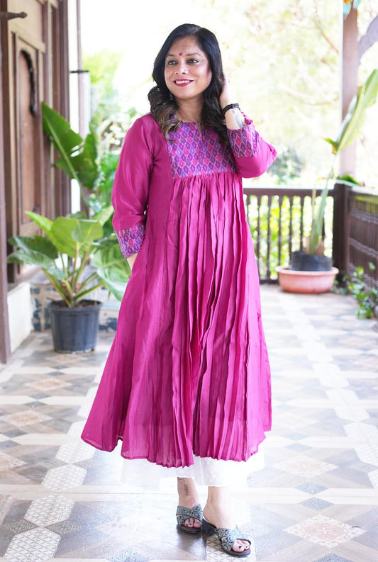 Virasat Mul Chanderi Pink Kurta with Ikat Yoke & Sleeve Detailing