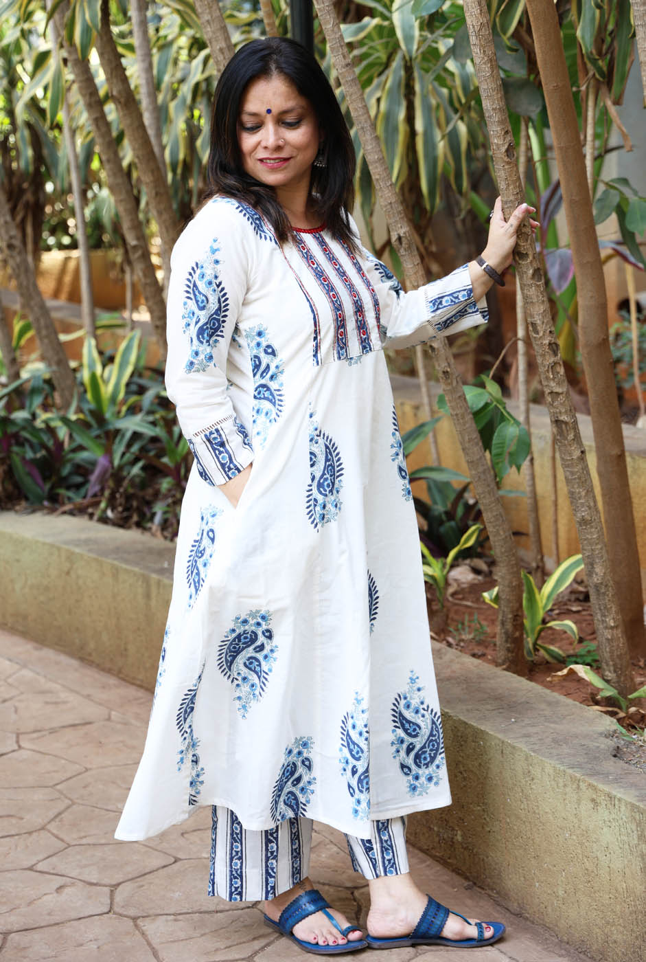 White Handloom Cotton Kurti Pant Set with Mul Lining