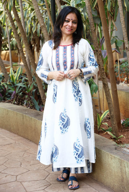 White Handloom Cotton Kurti Pant Set with Mul Lining
