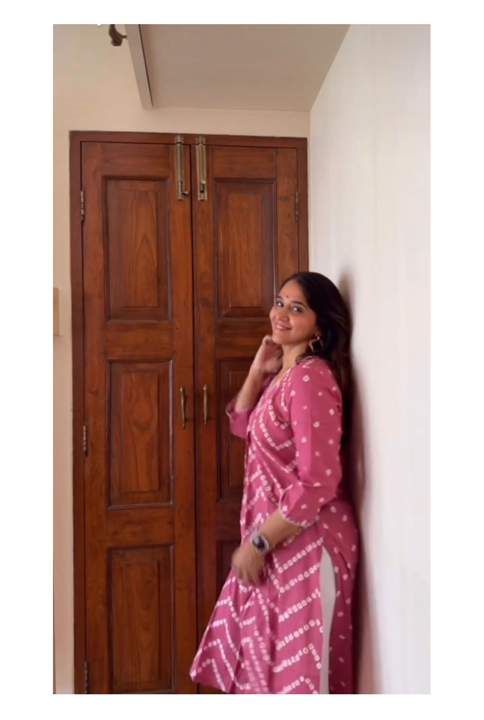 Bandhani Kurta with Handcrafted Neck Detailing