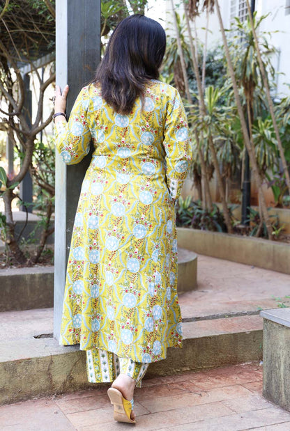Handloom Kurti Pant Set with Handwork Detailing
