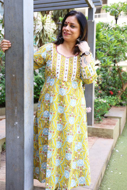 Handloom Kurti Pant Set with Handwork Detailing
