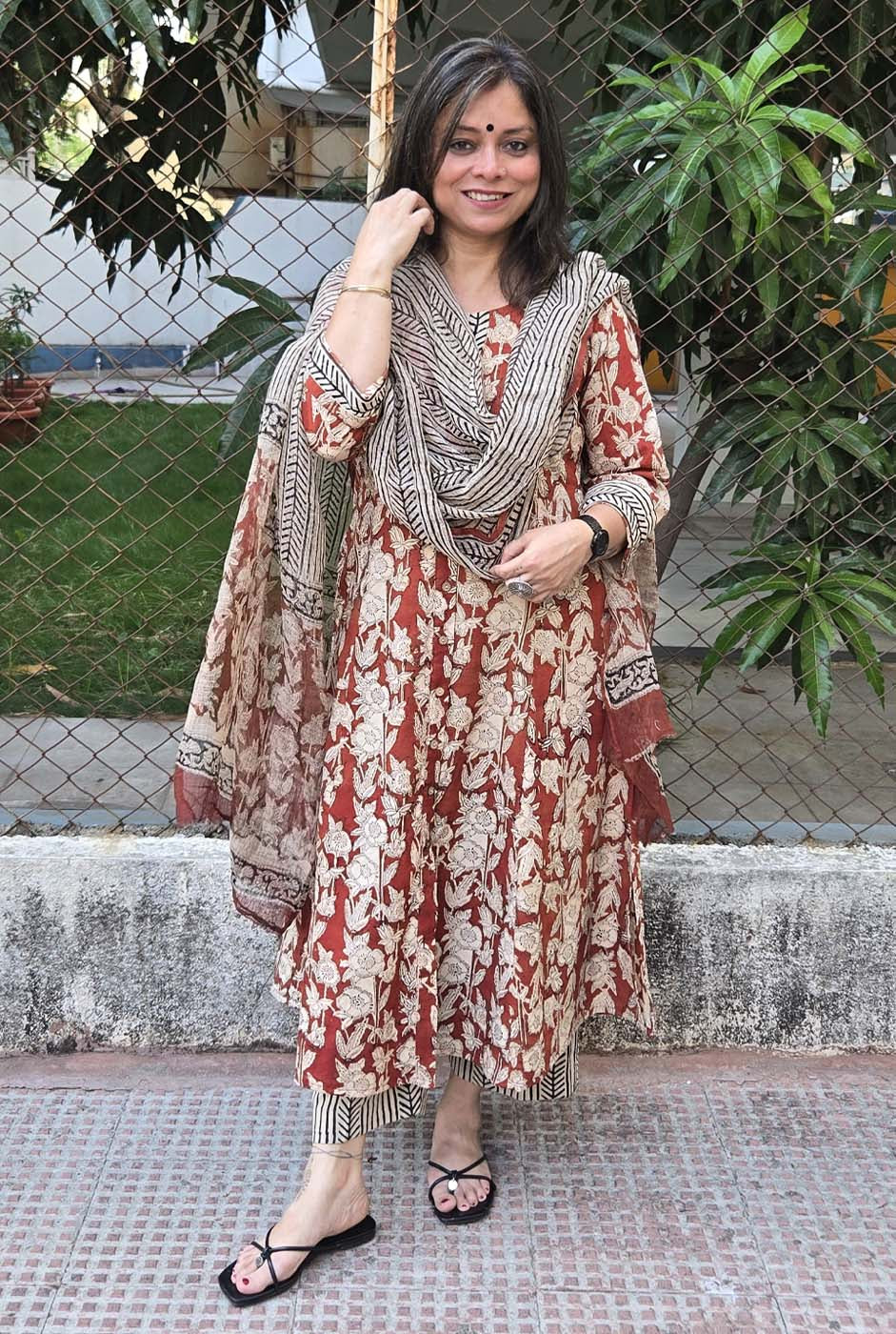 Set of 2 Gulbahaar – Maroon Floral Kurta & Pant