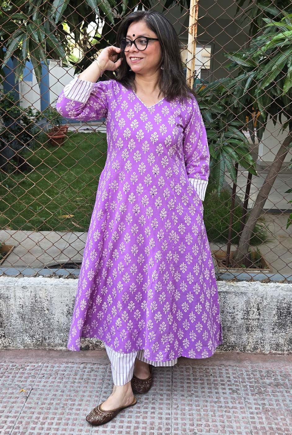 Set of 2 Meher – Purple Handblock Kurta Pant Set with Mirror Work