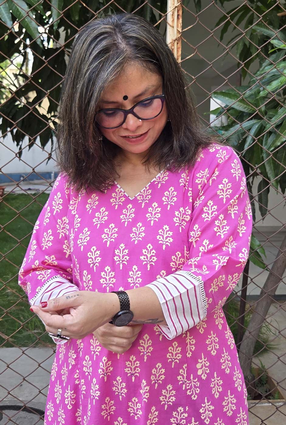 Set of 2 Meher – Pink Handblock Kurta Pant Set with Mirror Work