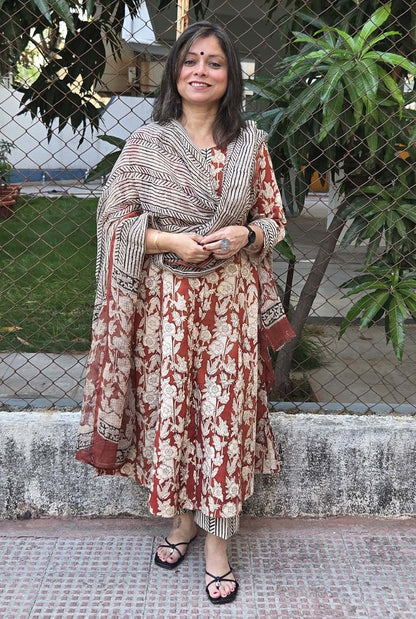 Set of 2 Gulbahaar – Maroon Floral Kurta & Pant