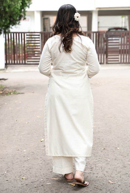 Off White Handloom Cotton Kurta with Hand-Painted Kalamkari Applique Work