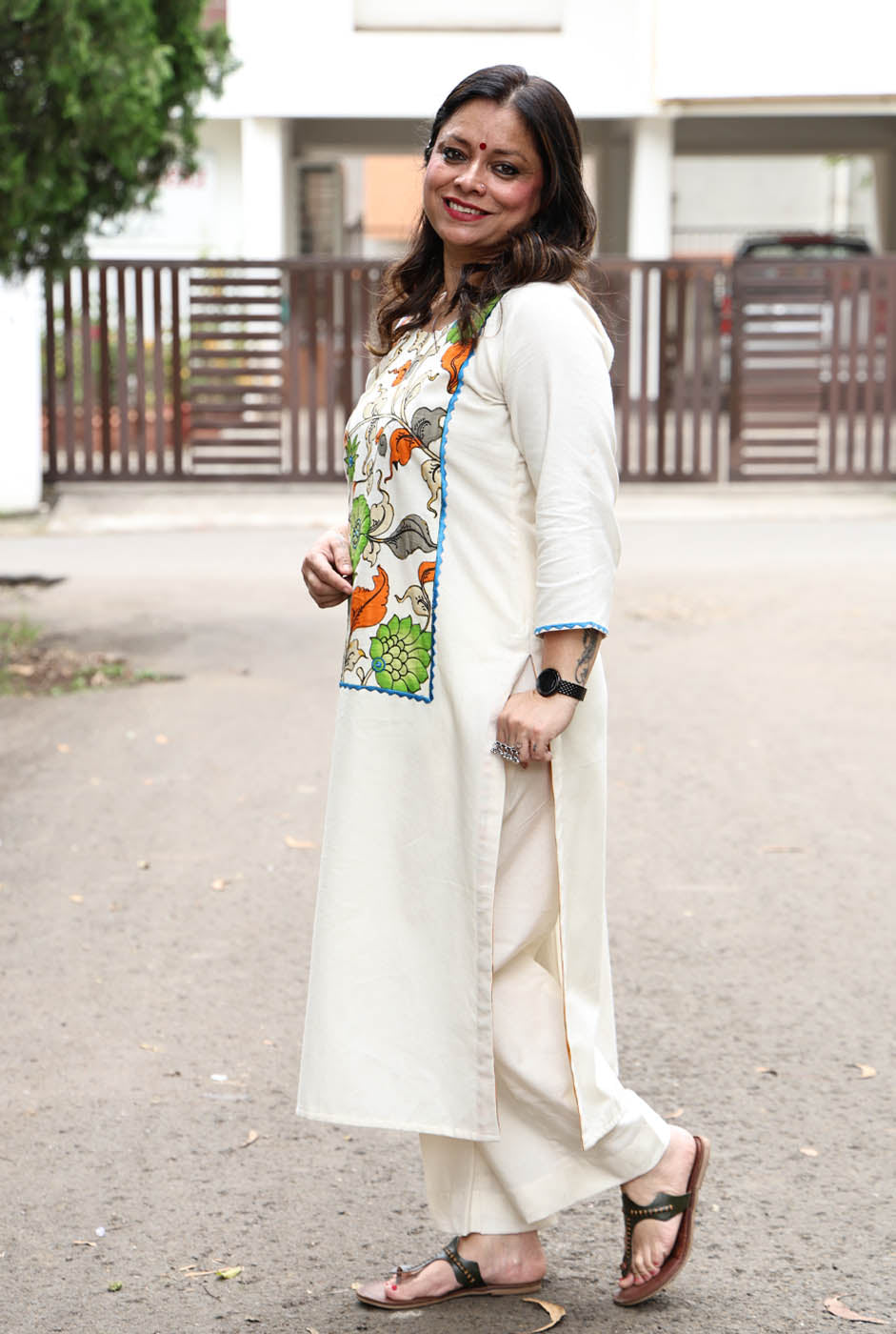 Off White Handloom Cotton Kurta with Hand-Painted Kalamkari Applique Work