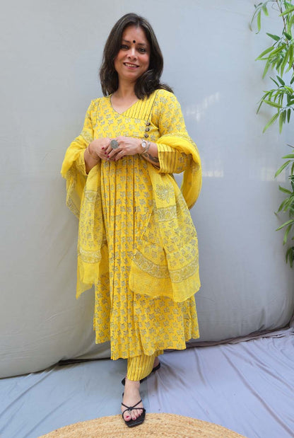 Pankhudri – Yellow Dabu Cotton Kurta Pant Set