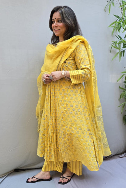 Pankhudri – Yellow Dabu Cotton Kurta Pant Set